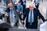 Sanders, Casar introduce...
